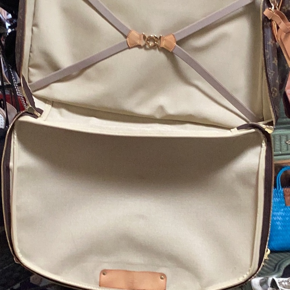 Loui Vuitton authentic. Travel luggage. - Picture 7 of 14